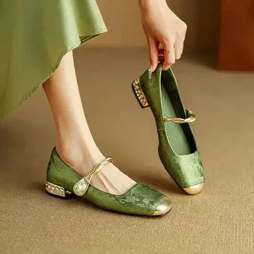 WOMEN'S SHOES