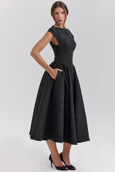Iva™ | Elegant Dress with Open Back