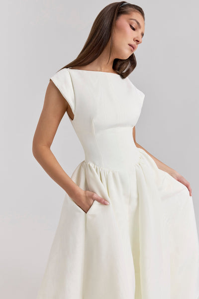 Iva™ | Elegant Dress with Open Back