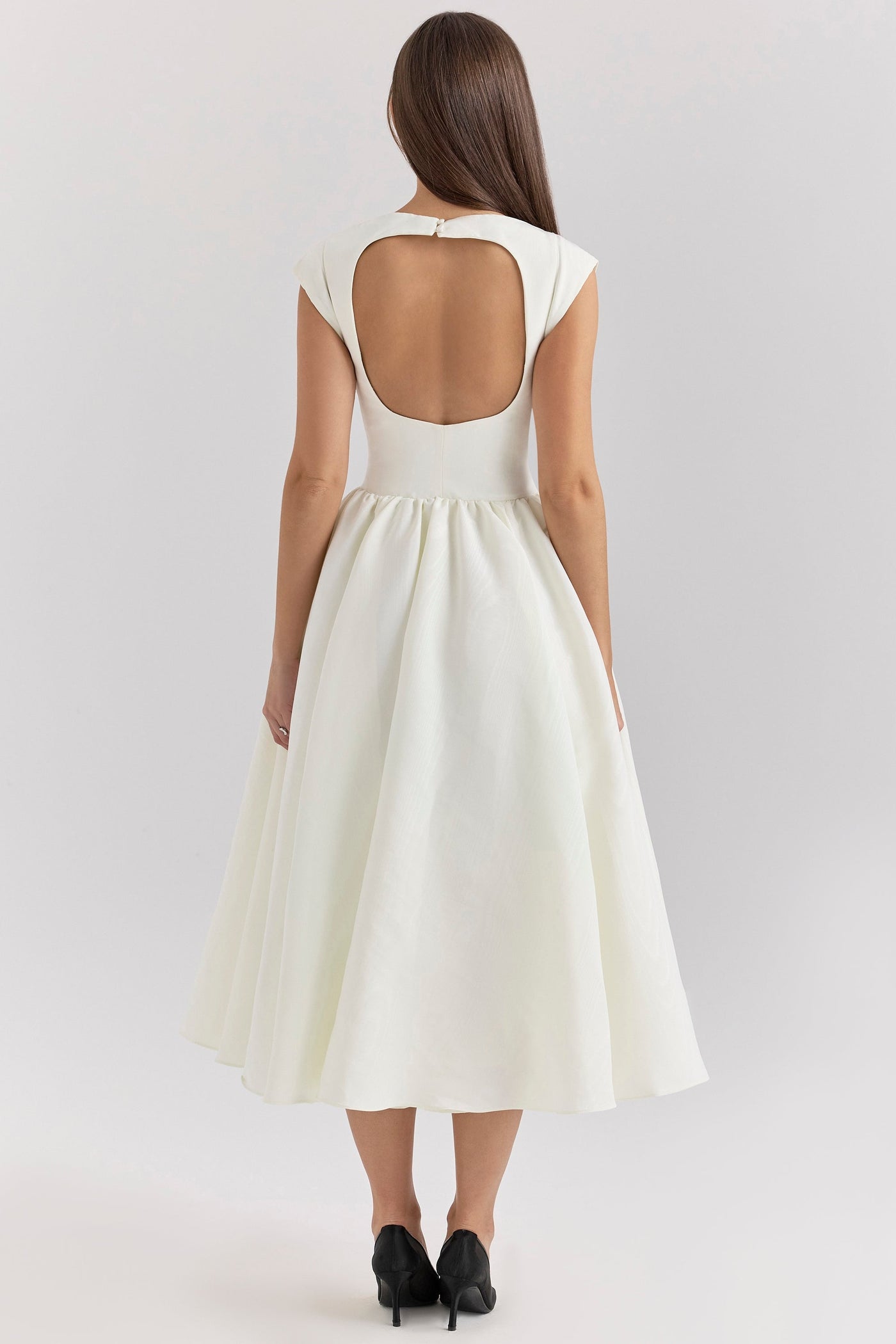 Iva™ | Elegant Dress with Open Back